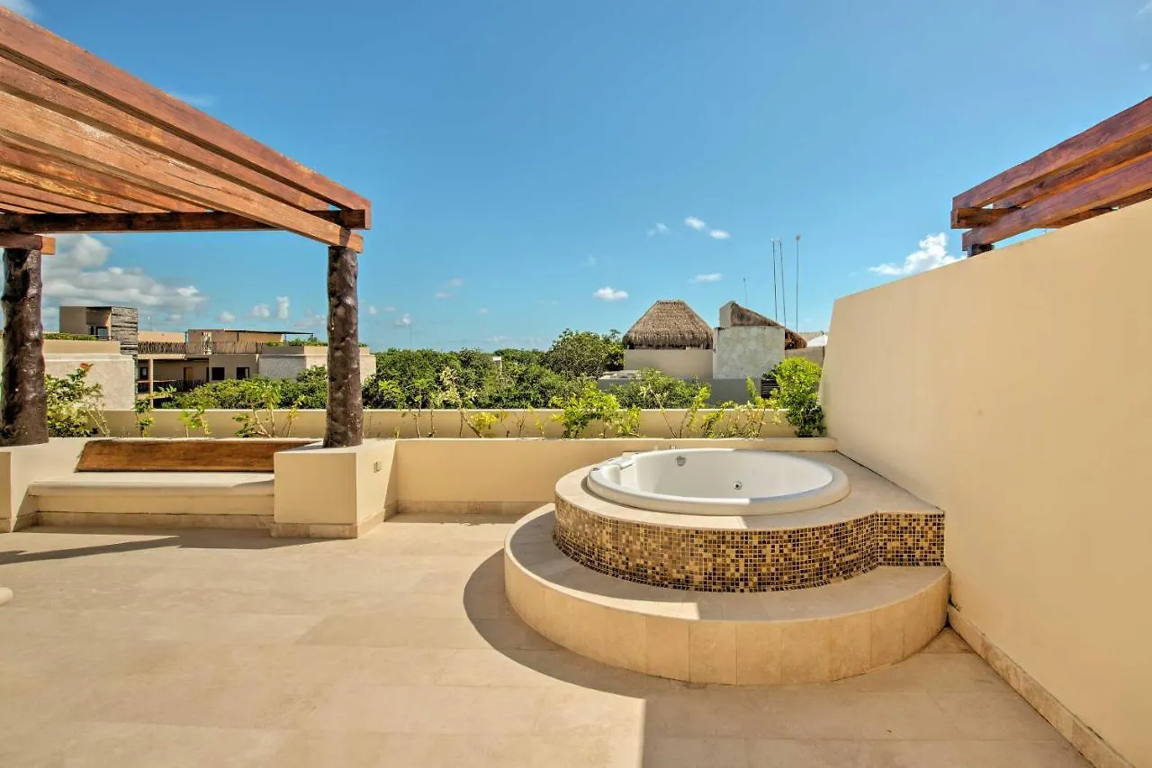 Resort-Style Condo 3 Miles To Historic Tulum Ruins 0*,  Mexiko
