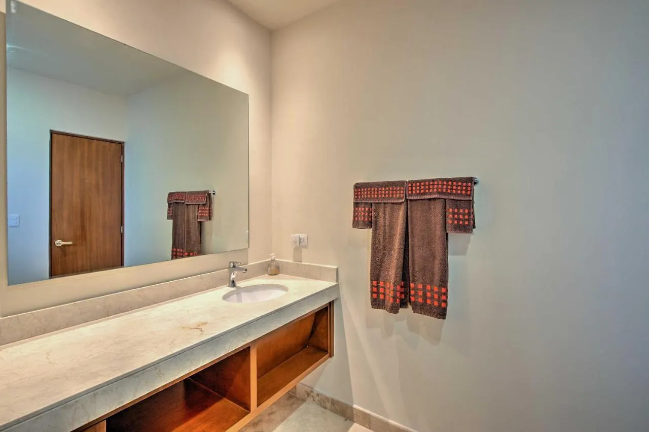 Resort-Style Condo 3 Miles To Historic Tulum Ruins 0*,  Mexiko